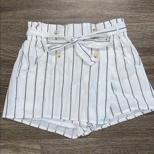 NWT STRIPED SUMMER SKORT SIZE L